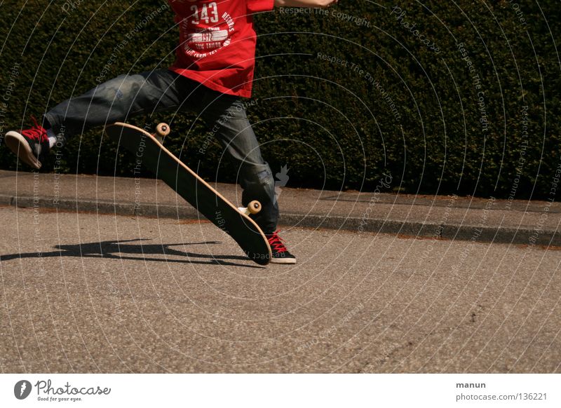 Skate it! VII Skateboarding schwarz rot Sport Freizeit & Hobby Gesundheit beweglich Körperbeherrschung Kick springen Junge Kind Jugendliche Aktion Spielen