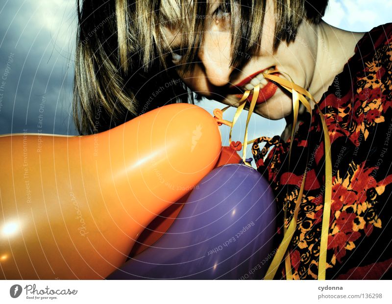 Mundgerecht Luftballon mehrfarbig 3 Kleid Stoff Muster retro Nostalgie braun zweiteilig Blume Märchen mystisch Stil Frau hängen Hintergrundbild entdecken