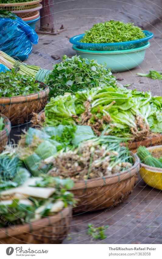 Gemüse Lebensmittel Salat Salatbeilage blau braun grau grün türkis weiß Korb verkaufen Markt Gemüsemarkt Kräuter & Gewürze frisch anbieten ästhetisch Vietnam