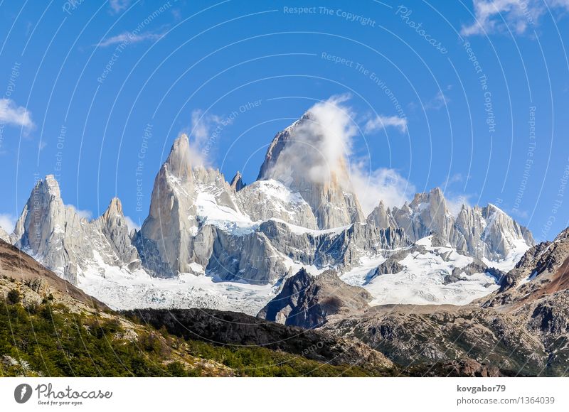 Die Spitzen von Fitz Roy Berg, Argentinien Schnee Berge u. Gebirge wandern Klettern Bergsteigen Natur Landschaft Himmel Park Felsen Gletscher See blau