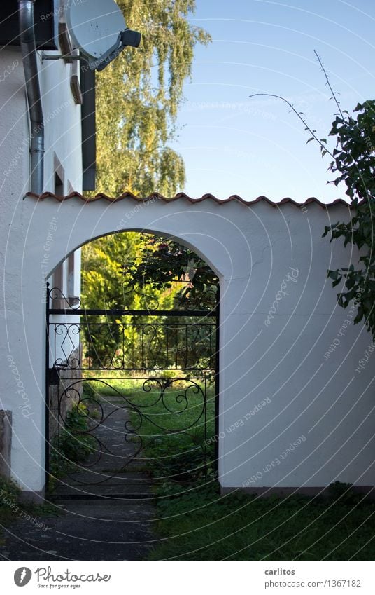 Tor zum Garten Mauer Tür - ein lizenzfreies Stock Foto von ...