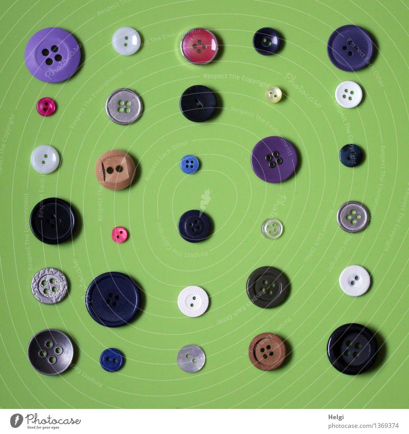 Super Stillleben | Knöppe Sammlung Knöpfe liegen außergewöhnlich einzigartig klein rund braun grau grün violett rot schwarz weiß Ordnungsliebe Farbfoto