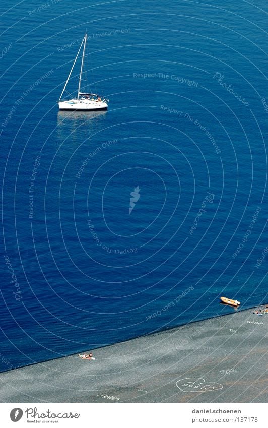mein Strand, mein Boot; mein Meer, mein.... Segelboot Segeln Einsamkeit Wellen Vogelperspektive Ferien & Urlaub & Reisen Sommer Fernweh Küste Korsika weiß