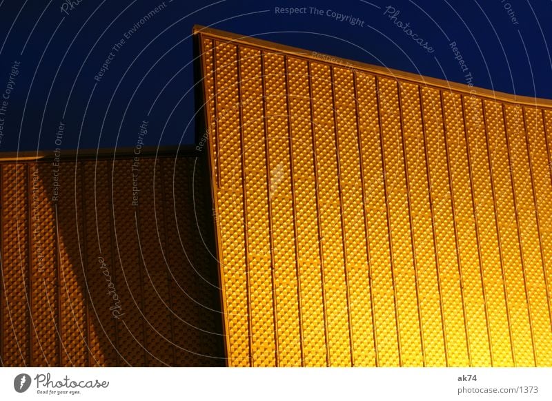 Gold Berliner Philharmonie gelb Nacht Beleuchtung Architektur gold