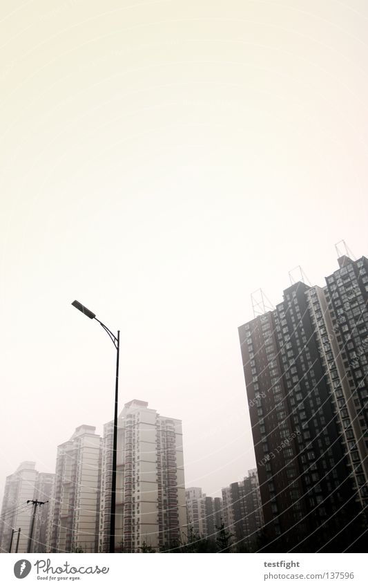 suburbs Stadt Architektur Peking China Smog dreckig Umweltverschmutzung Stress Häusliches Leben Haus Nebel Einsamkeit verloren trist lost