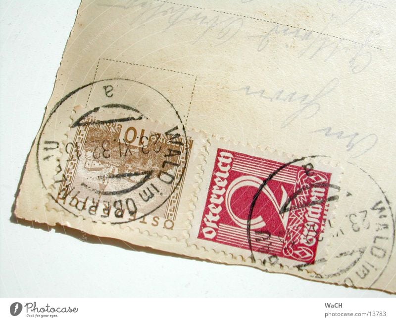 Postkarte Schriftzeichen alt Kommunizieren Briefmarke Österreich Poststempel Adressat Farbfoto Nahaufnahme Detailaufnahme Makroaufnahme Sammlerstück