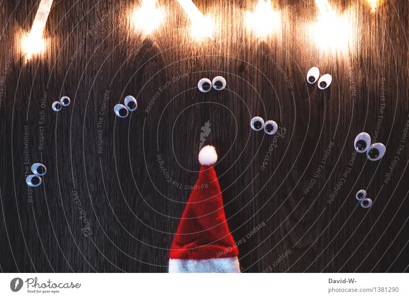 noch zwei Monate Feste & Feiern Weihnachten & Advent Kindheit Auge Menschengruppe Kindergruppe Kunst beobachten Weihnachtsmann Nikolausmütze Lichterkette