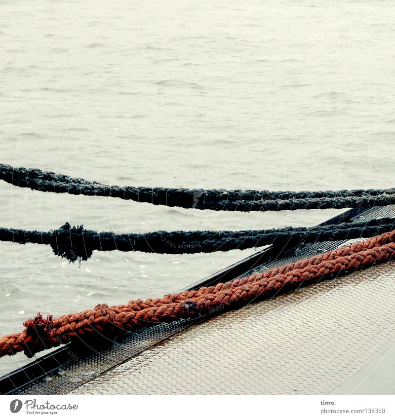 HH08 | Seilschaft ruhig Wasser Hafen Schifffahrt Binnenschifffahrt Wasserfahrzeug Knoten liegen Nervosität Stress Leichtigkeit Anlegestelle Halterung nützlich