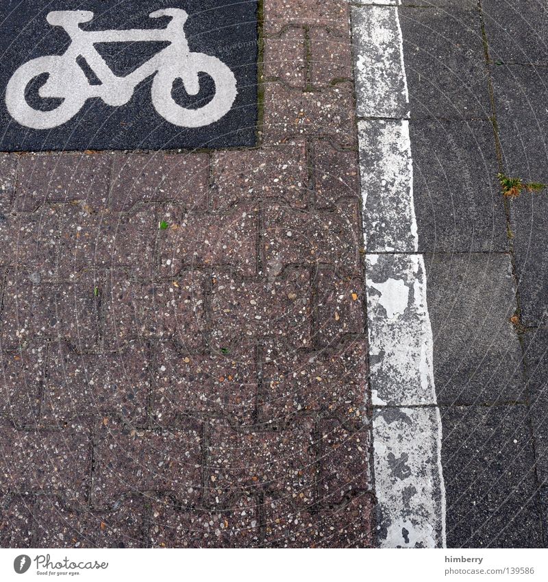 bike lane Asphalt Bürgersteig Fahrradweg Motorradfahrer gestalten Design Stil Radrennen Straßenbau Stadt Fahrbahn Verkehrswege Spielen Detailaufnahme tarmac