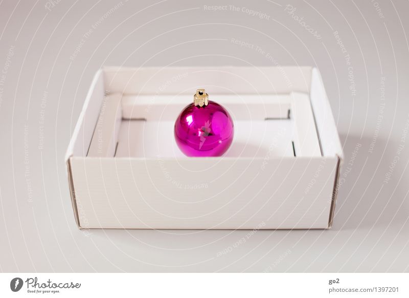 Weihnachtskugel Pink Weihnachten & Advent Karton Verpackungsmaterial Geschenk Christbaumkugel ästhetisch einfach violett rosa weiß Vorfreude Design Überraschung