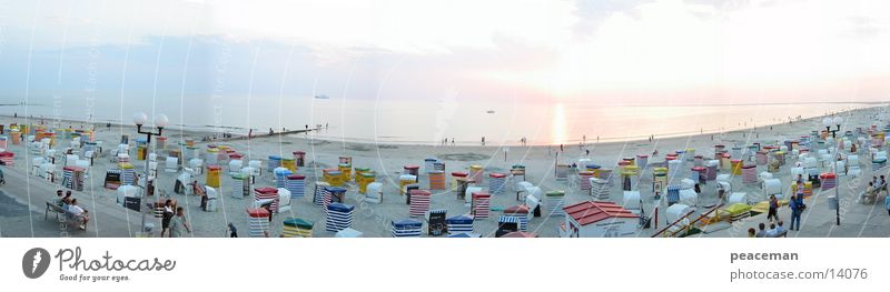 Panorama Strandpromenade Borkum bei Tag Meer Ferien & Urlaub & Reisen Insel Sand Sonne