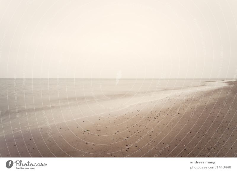 #310 / ruhige Weite Landschaft Sand Wasser Wolkenloser Himmel Horizont Wellen Küste Seeufer Strand Nordsee Ferne Unendlichkeit maritim braun bescheiden