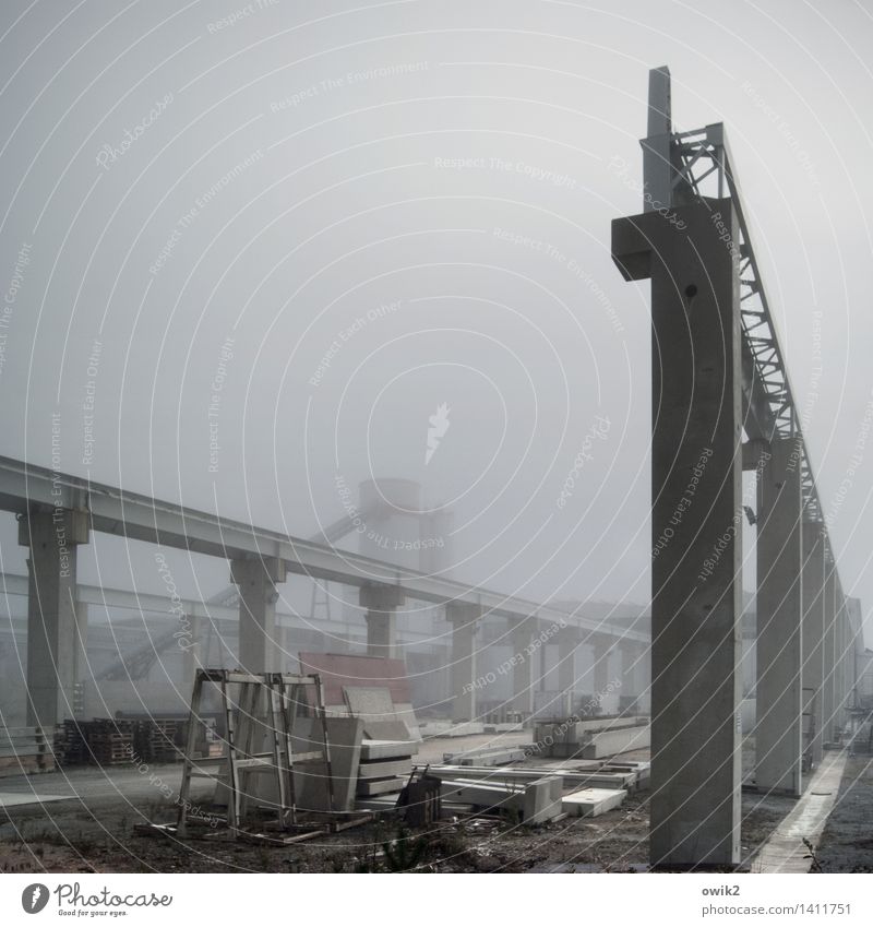 Betriebsklima Technik & Technologie Industrie Baubranche Baustelle Nebel Beton Stahl Arbeit & Erwerbstätigkeit bauen stehen eckig fest groß Verantwortung