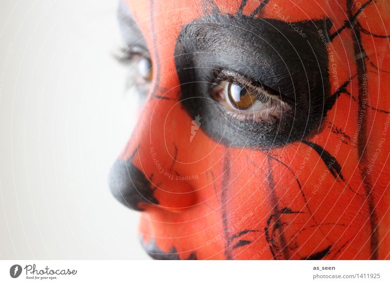Geschminkt Karneval Halloween Kind Kindheit Gesicht Auge 1 Mensch 8-13 Jahre Schauspieler Blick ästhetisch authentisch exotisch fantastisch orange schwarz