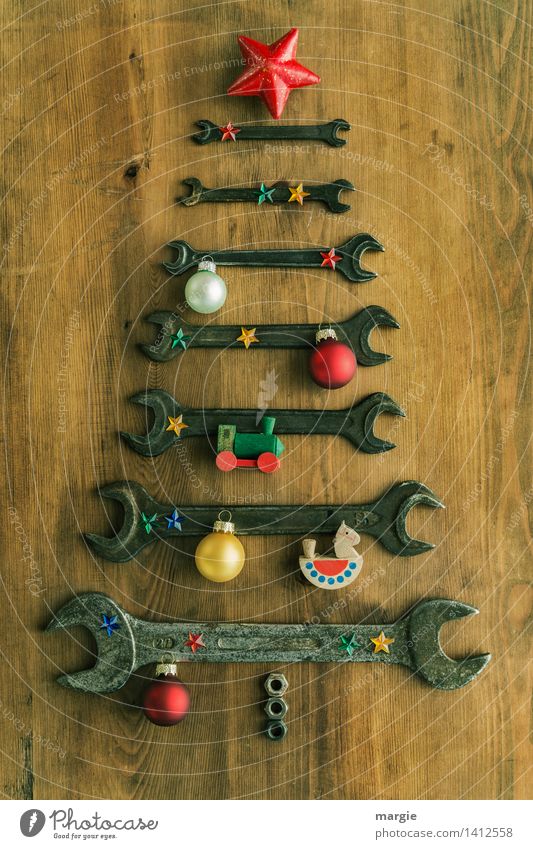 Weihnachtsbaum für Handwerker: verschieden große Schraubenschlüssel mit Weihnachtsschmuck Freizeit & Hobby Spielen Basteln Modellbau Feste & Feiern