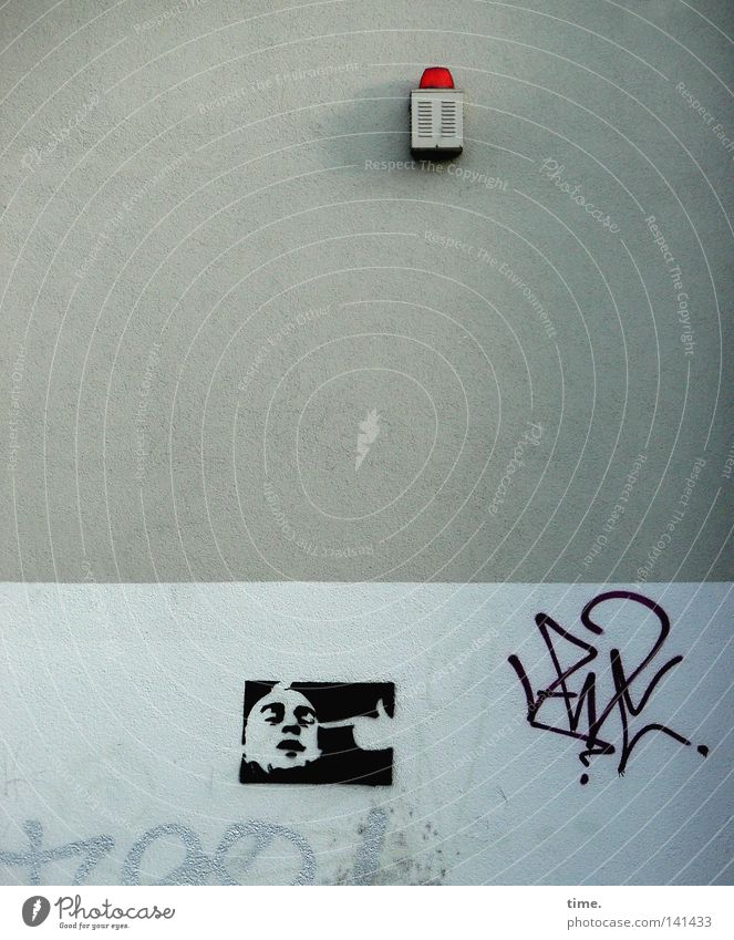 Userwohngegend (ungefährlich) Wand Lampe Notbeleuchtung Schmiererei grau Kunst Sinn Verkehrswege Graffiti Wandmalereien obskur Grafitti Teilung headshot