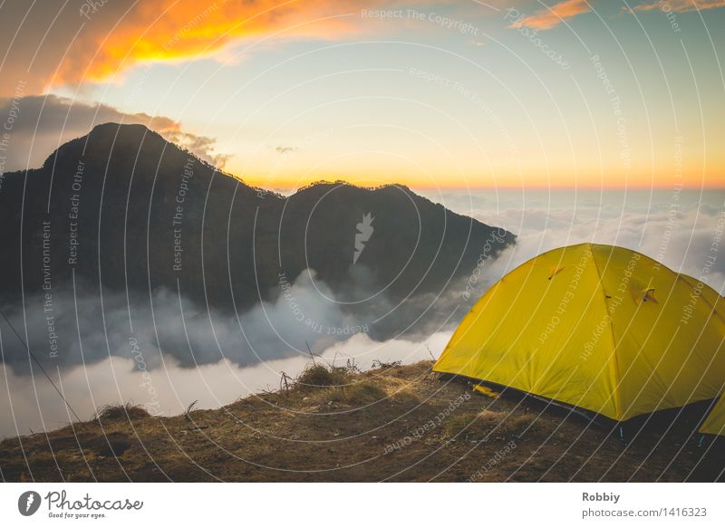 Schlafplatz in der ersten Reihe Umwelt Natur Landschaft Luft Himmel Wolkenloser Himmel Horizont Sonnenaufgang Sonnenuntergang Berge u. Gebirge Gipfel Lombok