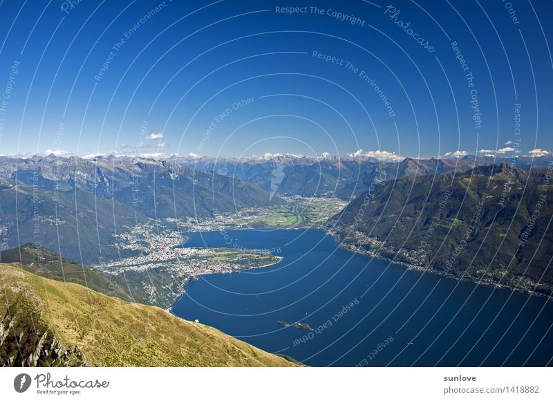 Blick auf die Schweizer Berge und auf den Lago Maggiore Ferien & Urlaub & Reisen Tourismus Ausflug Abenteuer Sommer Berge u. Gebirge wandern Umwelt Natur