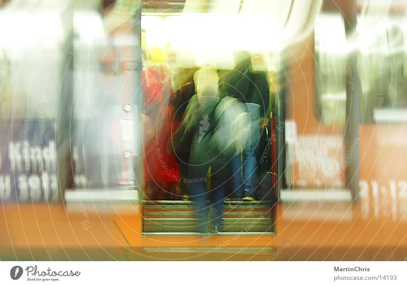 InEile U-Bahn Unschärfe Verkehr Dynamik Bahnhof