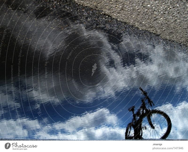I like my bike Fahrrad nass Wasser Spiegel Himmel Wolken fahren stehen parken Fahrradtour Sommer Asphalt Straße Silhouette Reflexion & Spiegelung unklar