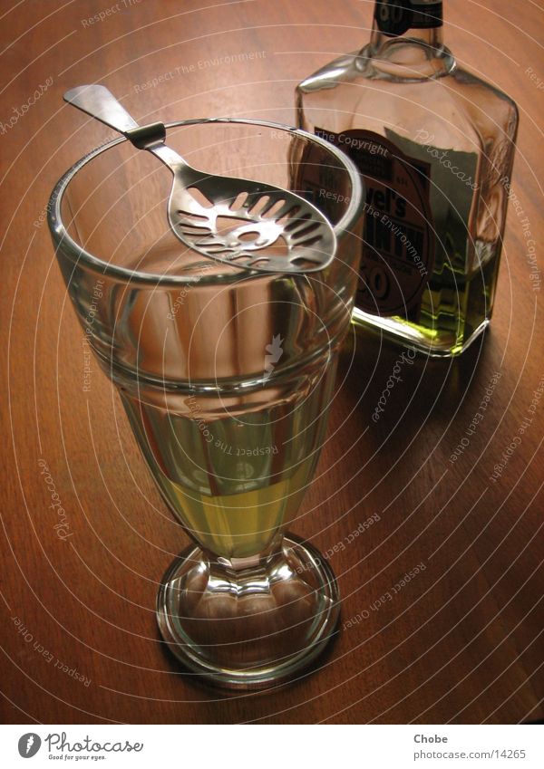 Grüne Fee? Absinth Löffel Holz grün Alkohol Glas Flasche Wermut