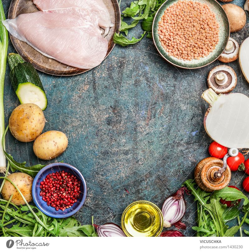 Hähnchenbrust, roten Linsen und frisches Gemüse Lebensmittel Fleisch Salat Salatbeilage Kräuter & Gewürze Öl Ernährung Mittagessen Abendessen Festessen
