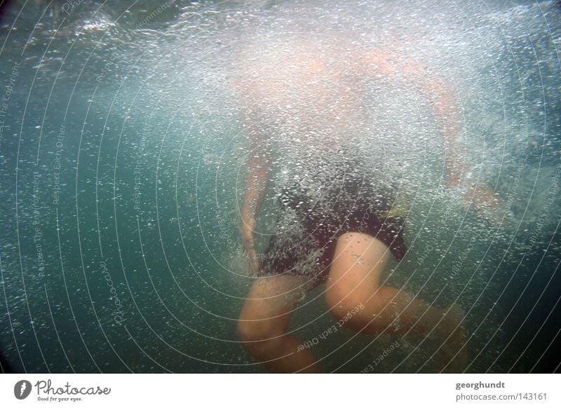 underwaterjumping Wasser Unterwasseraufnahme tauchen Schwimmen & Baden Schweben Schnorcheln Taucher Schnorchler Meer Mittelmeer Italien springen