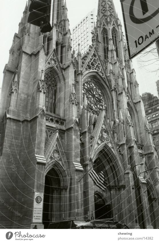 St Thomas Church NY New York City USA Schwarzweißfoto Religion & Glaube Kathedrale Portal Detailaufnahme Bildausschnitt Anschnitt historisch Historische Bauten