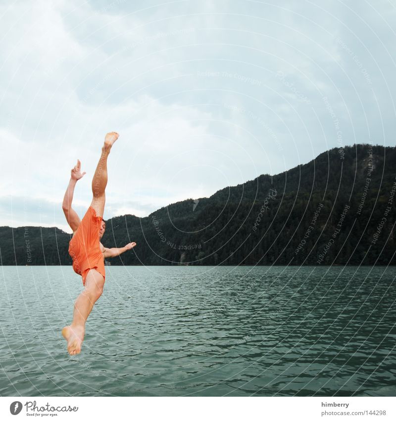 kick off veranstaltung Misserfolg kalt frisch tauchen Gebirgssee See Jugendliche Mann Erfrischung Schwimmbad Österreich springen Hand Ferien & Urlaub & Reisen
