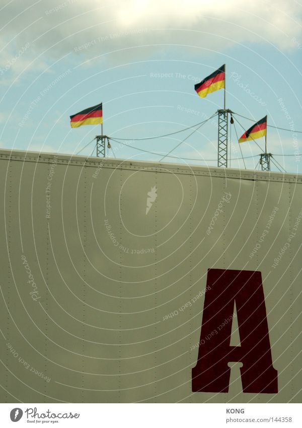 du bist A Buchstaben Lateinisches Alphabet Schilder & Markierungen Zeichen Typographie Fahne 3 Himmel Deutschland Deutsche Flagge Beginn Fahnenmast