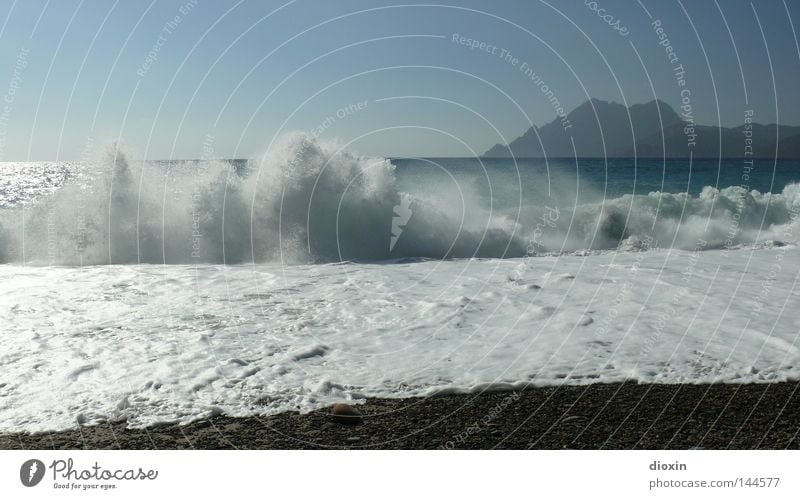 Brandung Meer Ferien & Urlaub & Reisen Strand Wellen Kies Insel Reisefotografie Küste Korsika Porto Erholung Himmel blau Landschaft Landschaftsformen Frankreich