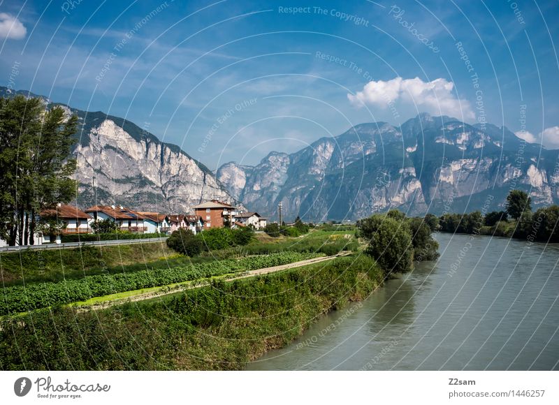 Südtirol Natur Landschaft Himmel Sonne Sommer Schönes Wetter Alpen Berge u. Gebirge Fluss Dorf frisch nachhaltig natürlich ruhig Erholung Farbe