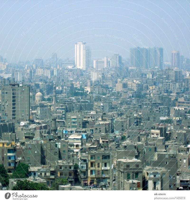 ein Hauch von Kairo Stadt Aussicht Afrika Ägypten Elendsviertel Hochhaus Smog Vorstadt Dach Stadtteil Häusliches Leben Nachbar Blick Nordafrika Lifestyle Ghetto