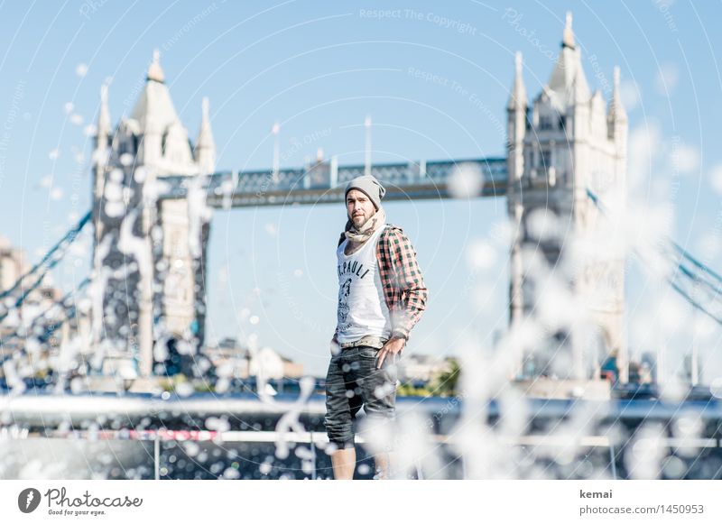 Waterman (4) Lifestyle Stil Tourismus Mensch maskulin Junger Mann Jugendliche Erwachsene Leben Körper 1 18-30 Jahre Wasser Wassertropfen London Brücke