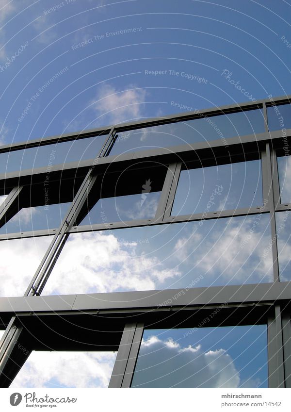 wolkenspiegel Gebäude Wolken Spiegel Reflexion & Spiegelung Fenster Fensterrahmen Mensch Design Architektur Himmel blau Rahmen offenhausen dauphin human design