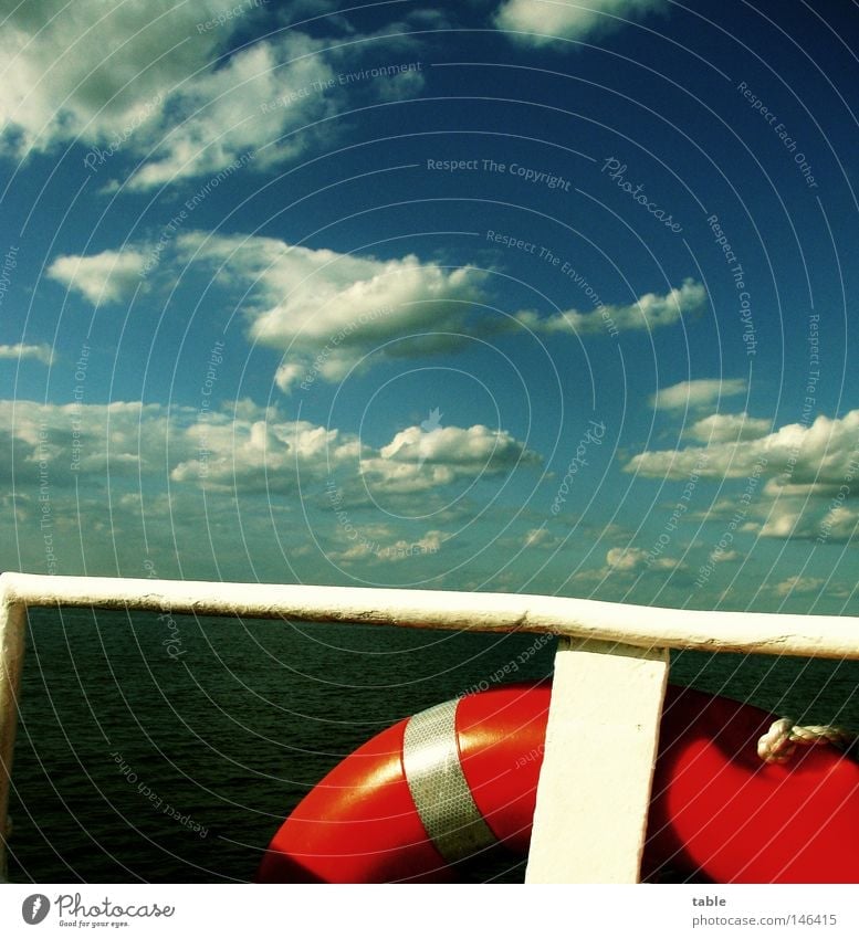 Reise Reise Ferien & Urlaub & Reisen Meer Wasser Himmel Wolken Hafen Schifffahrt Dampfschiff Wasserfahrzeug Unendlichkeit verrückt blau grün rot weiß Gefühle