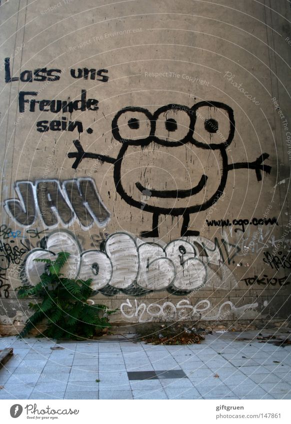 vorschlag Freundschaft Gefühle Zusammensein Zusammenhalt Sympathie Partnerschaft mögen Aufschrift Gemälde Monster Strichmännchen Wand Mauer Graffiti