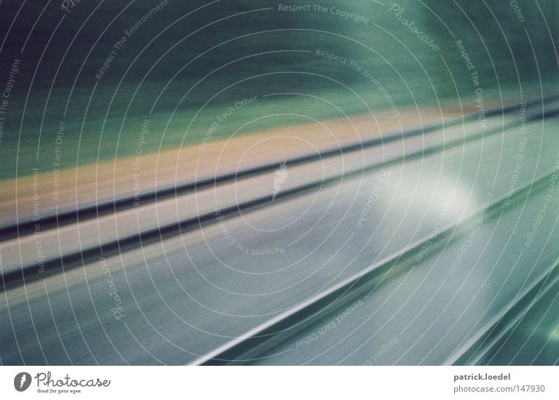 Speed Geschwindigkeit fahren Bewegung Reflexion & Spiegelung Gleise Fenster Ferien & Urlaub & Reisen kommen wegfahren Unschärfe Velocity Eisenbahn warten
