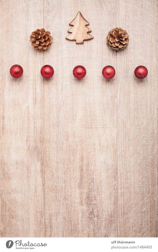Weihnachten Hintergrund harmonisch Erholung ruhig Winter Wohnung Dekoration & Verzierung Tisch Feste & Feiern Weihnachtsdekoration Zapfen Christbaumkugel Holz