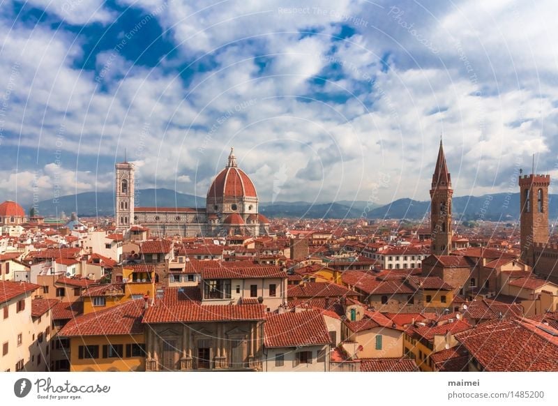 Der Ausblick auf die Dächer von Florenz mit der Kathedrale Tourismus Sightseeing Städtereise Stadt Altstadt Kirche Dom Bauwerk Gebäude Architektur Dach