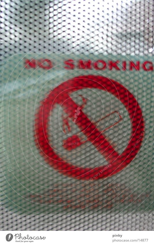 No Smoking Nichtraucher Rauchen Zigarette London Verkehr Please im Bus Regen Rauchen verboten
