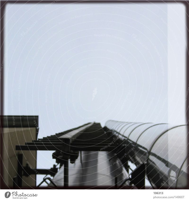 My I and Hasselblad Imaginary [Dresden-Neustadt] Industriefotografie Metall Metallwaren oben aufsteigen Leiter Kletterhilfe Himmel verfallen blau sonstwas