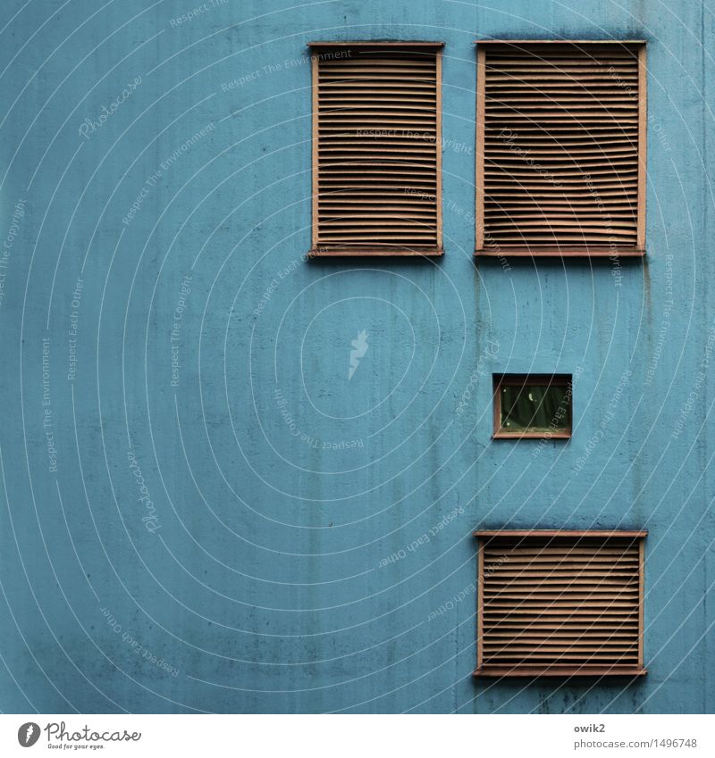 Vier Ecke Technik & Technologie Belüftungsfenster Klimaanlage Lamellenjalousie geschlossen eng Haus Bauwerk Gebäude Mauer Wand Fassade Fenster Metall Kunststoff