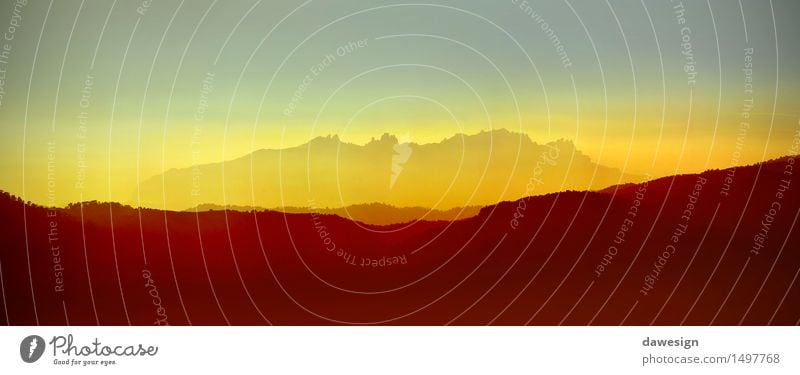 Panorama von Montserrat-Bergen schön harmonisch Ferien & Urlaub & Reisen Tourismus Expedition Sommer Berge u. Gebirge Natur Landschaft Luft Himmel Wolken