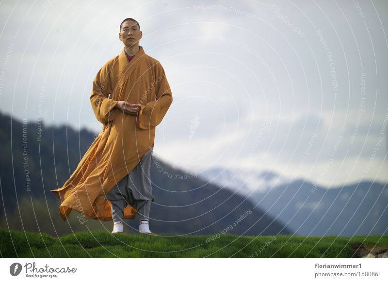 Shaolin Mönch im Wind - das Gesicht chinesische Kampfkunst Religion & Glaube Meditation Berge u. Gebirge Österreich Aussicht Natur Frieden