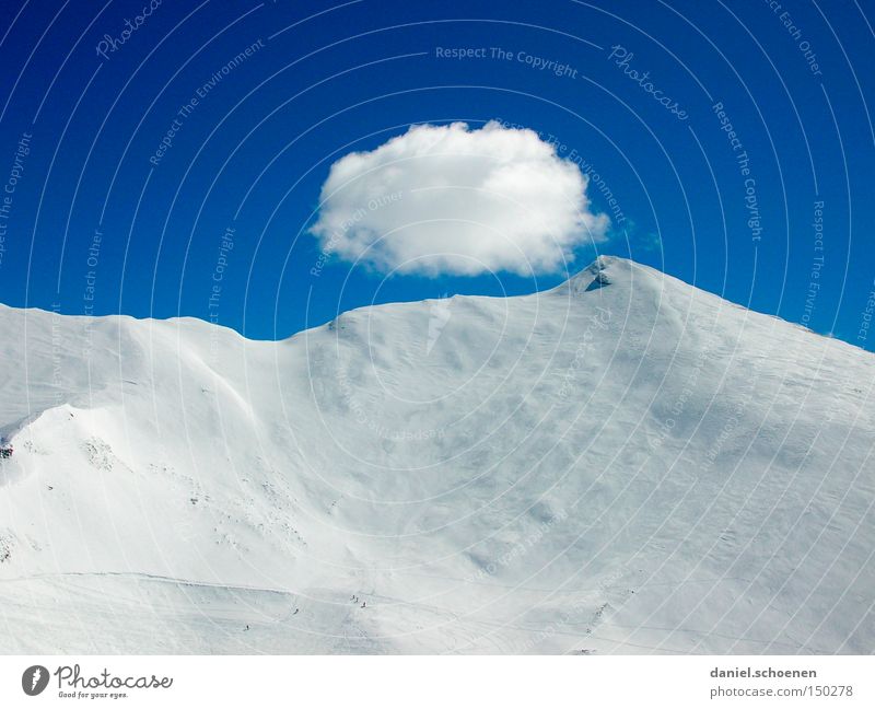 Val Frejus Schnee Tiefschnee Himmel Winter Berge u. Gebirge Schneebedeckte Gipfel Altokumulus floccus Blauer Himmel malerisch Berghang Schneedecke