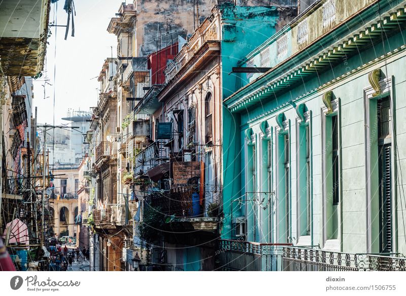 la habana Ferien & Urlaub & Reisen Tourismus Ferne Sightseeing Städtereise Havanna Kuba Mittelamerika Karibik Stadt Hauptstadt Hafenstadt Stadtzentrum Altstadt
