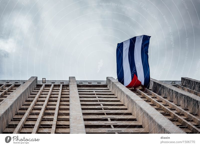 Aufwind Städtereise Himmel Wolken Wind Havanna Kuba Mittelamerika Karibik Stadt Hauptstadt Hafenstadt Stadtzentrum Menschenleer Haus Hochhaus Bauwerk Gebäude