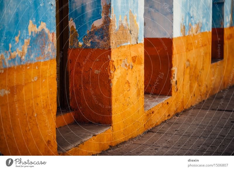 cuban colours [2] Trinidad Kuba Mittelamerika Südamerika Karibik Dorf Kleinstadt Stadtzentrum Altstadt Menschenleer Haus Mauer Wand Fassade Tür alt authentisch
