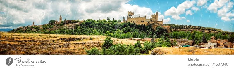 Schloss Alcazar von Segovia, Spanien Ferien & Urlaub & Reisen Tourismus Landschaft Erde Wolken Hügel Kleinstadt Stadt Skyline Kirche Palast Burg oder Schloss